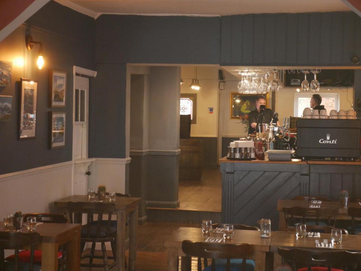 Hotel The Fox And Hounds Whittlebury Exterior foto